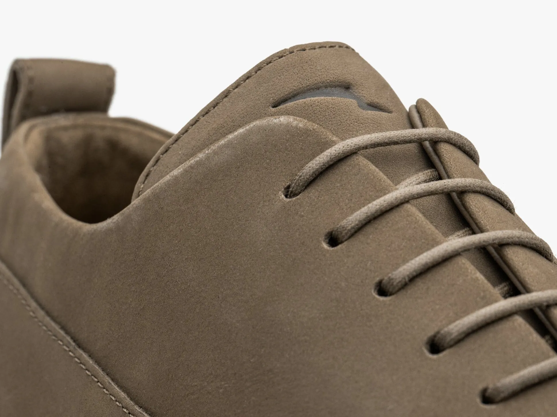 Wolf & Shepherd Crossover™ Longwing>Women Lace-ups