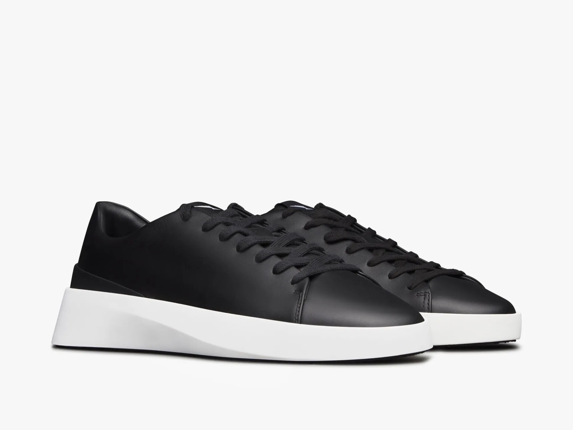 Wolf & Shepherd Cruise™ Lo> Trainers | Hybrid Dress