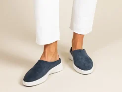 Wolf & Shepherd Cruise™ Mule>Women Slip-ons