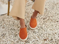 Wolf & Shepherd Cruise™ Mule>Women Slip-ons