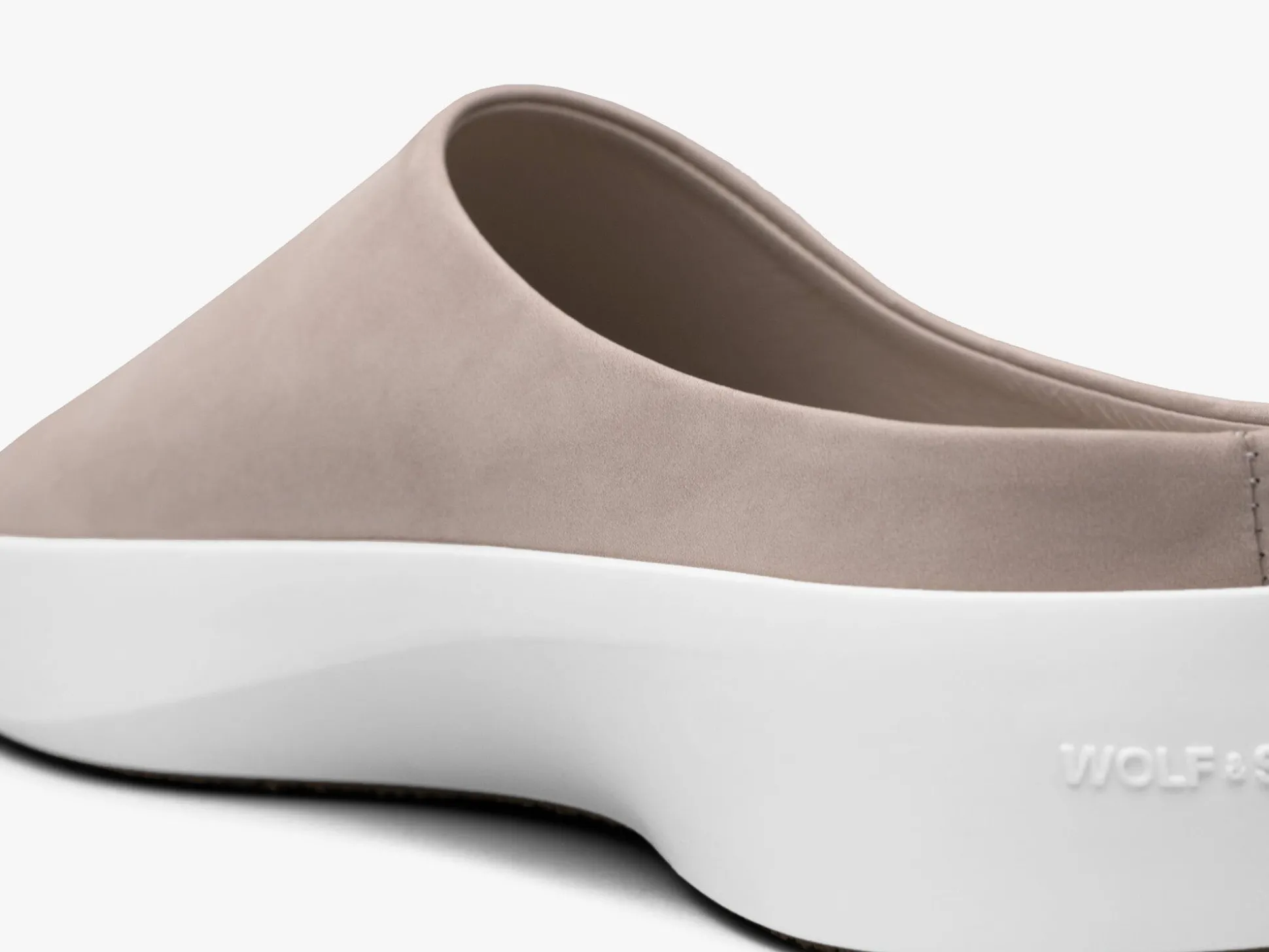 Wolf & Shepherd Cruise™ Mule>Women Slip-ons