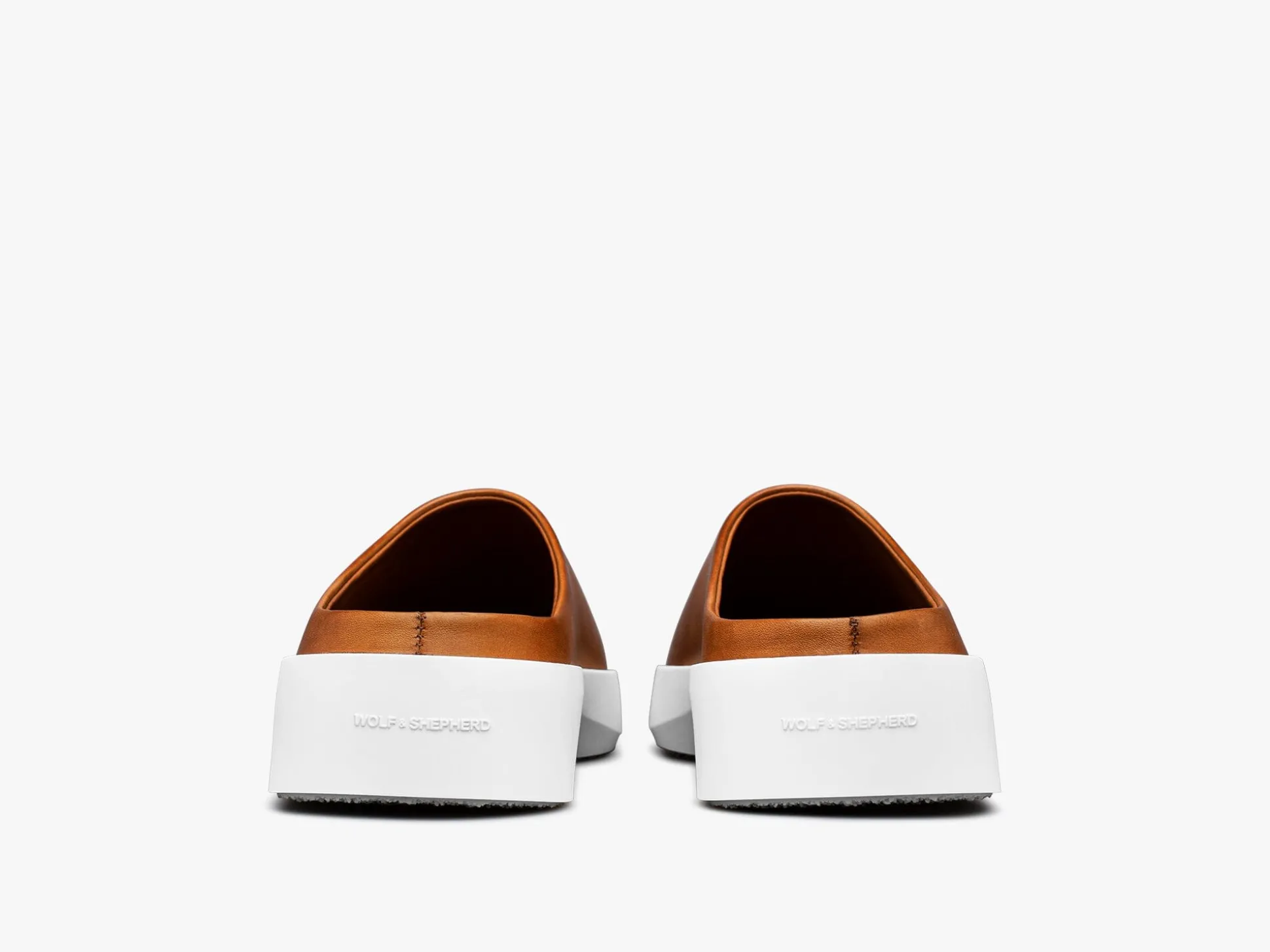 Wolf & Shepherd Cruise™ Mule>Women Slip-ons