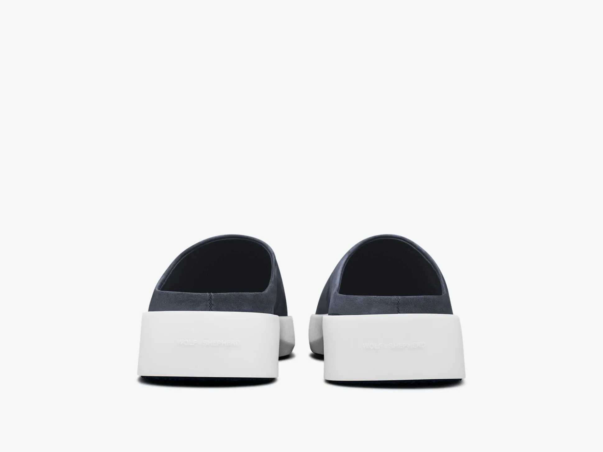 Wolf & Shepherd Cruise™ Mule>Women Slip-ons