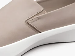 Wolf & Shepherd Cruise™ Slip-On><noscript><img width=